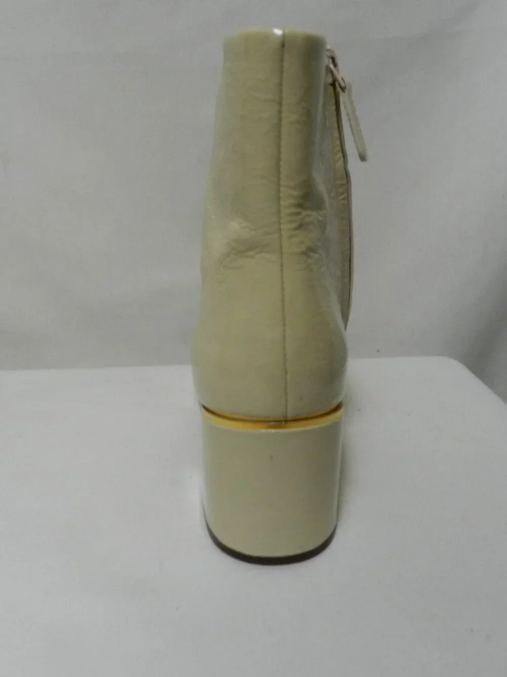 Tory Burch Juliana Patent Leather ankle zip boots cream w/ Gold trim Size Sz 8.5